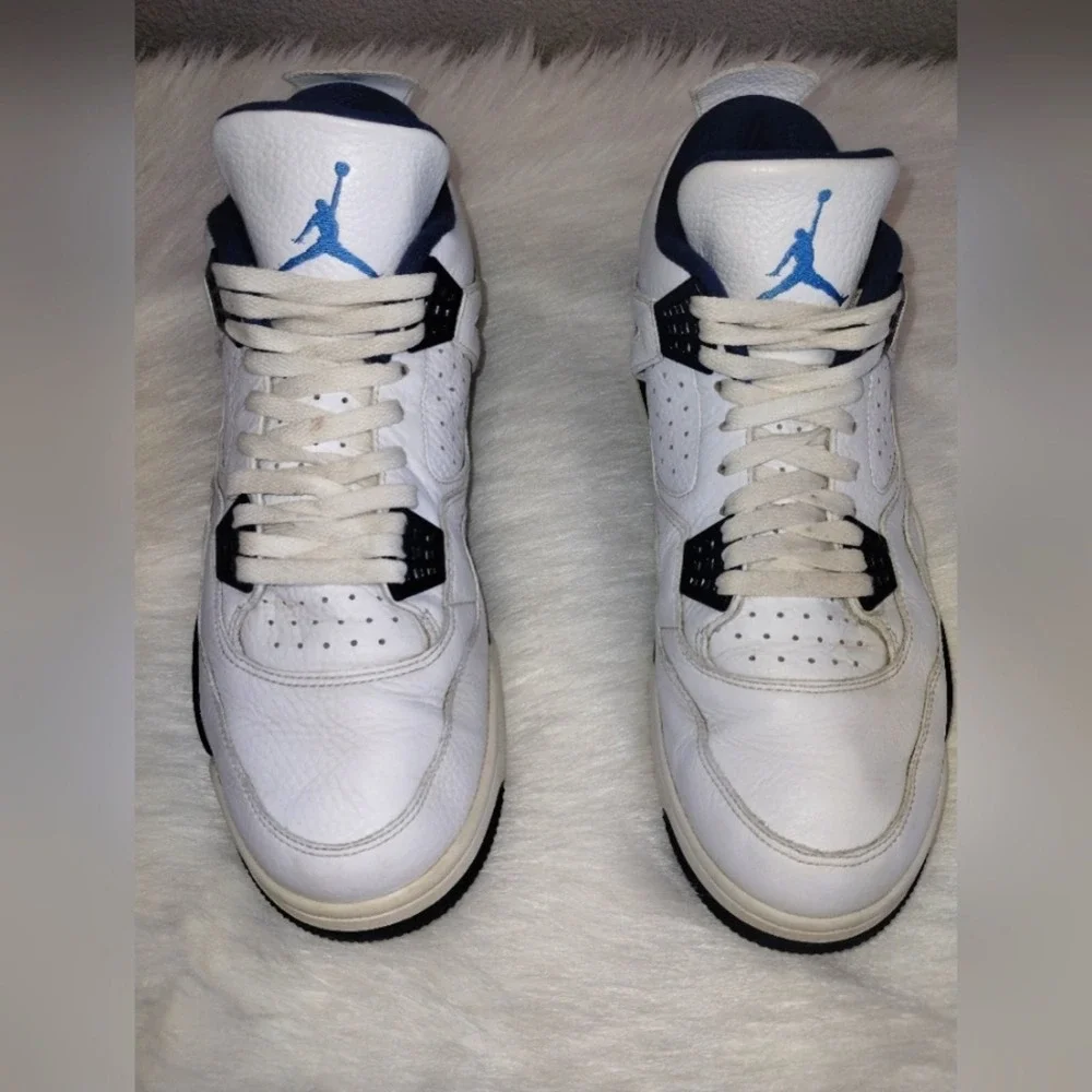 Jordan 4 Retro LS "Legend Blue" color Blue/White size 13 - Picture 6 of 12